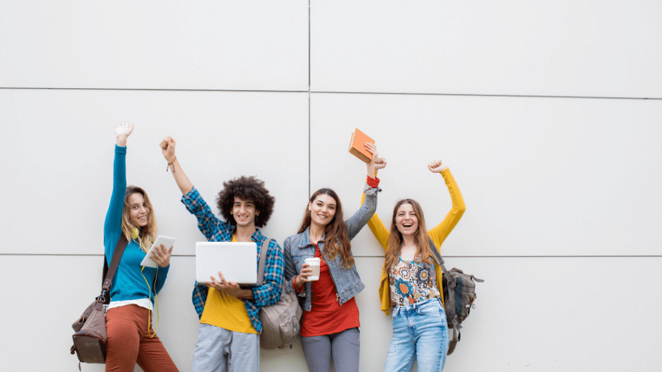 The programs STEM for Girls and Learning Experience  in urban agriculture aim to teach middle and high school students about the diverse job opportunities available in urban  agriculture; from running a Kiezfarm, to working in a food safety laboratory, and everything in between. 